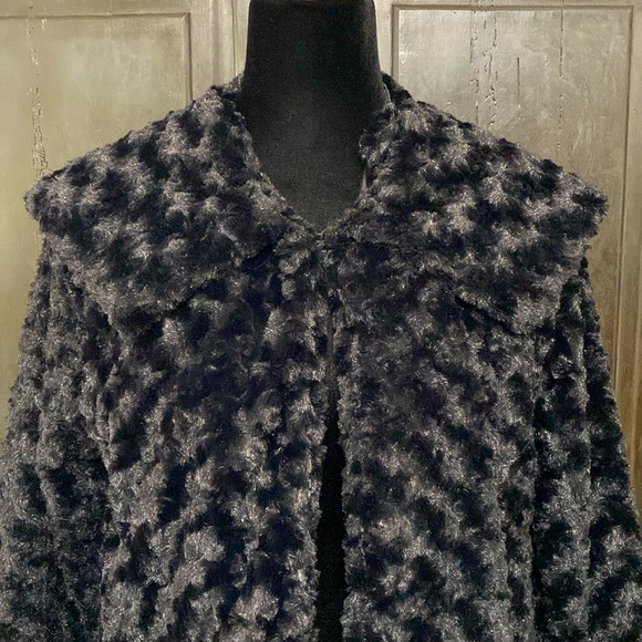 Fever black faux fur jacket - Size Large - Picture 4 of 11